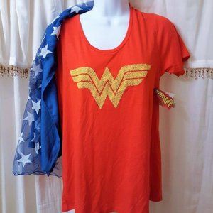 Wonder Woman S/M T-Shirt & Cape Costume Top
